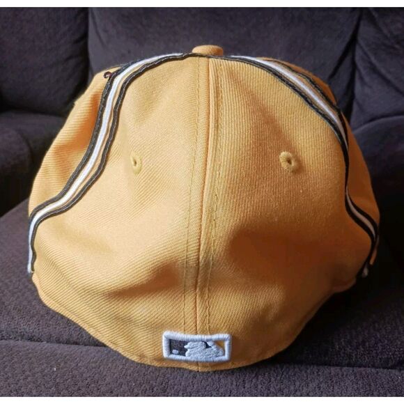 San Diego Padres New Era 59fifty Fitted MLB Baseball Cap Size 7 1/4 Yellow VTG - Picture 4 of 6